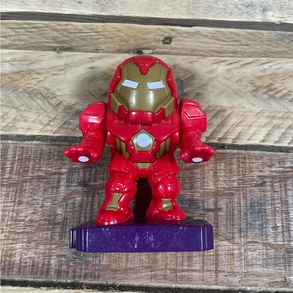 Marvel Avengers #8 Iron Man McDonalds Happy Meal Toy 2020 Red Hulk Buster Figure - Picture 1 of 6